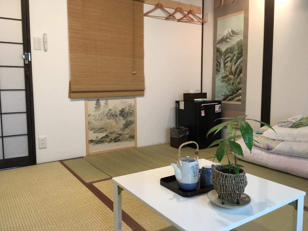Himawari Shijo Kawaramachi Guest house 2*